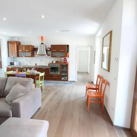 Apartament Pitel House *